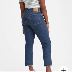 EUC woman’s Levi wedgie jeans 👖 size 27